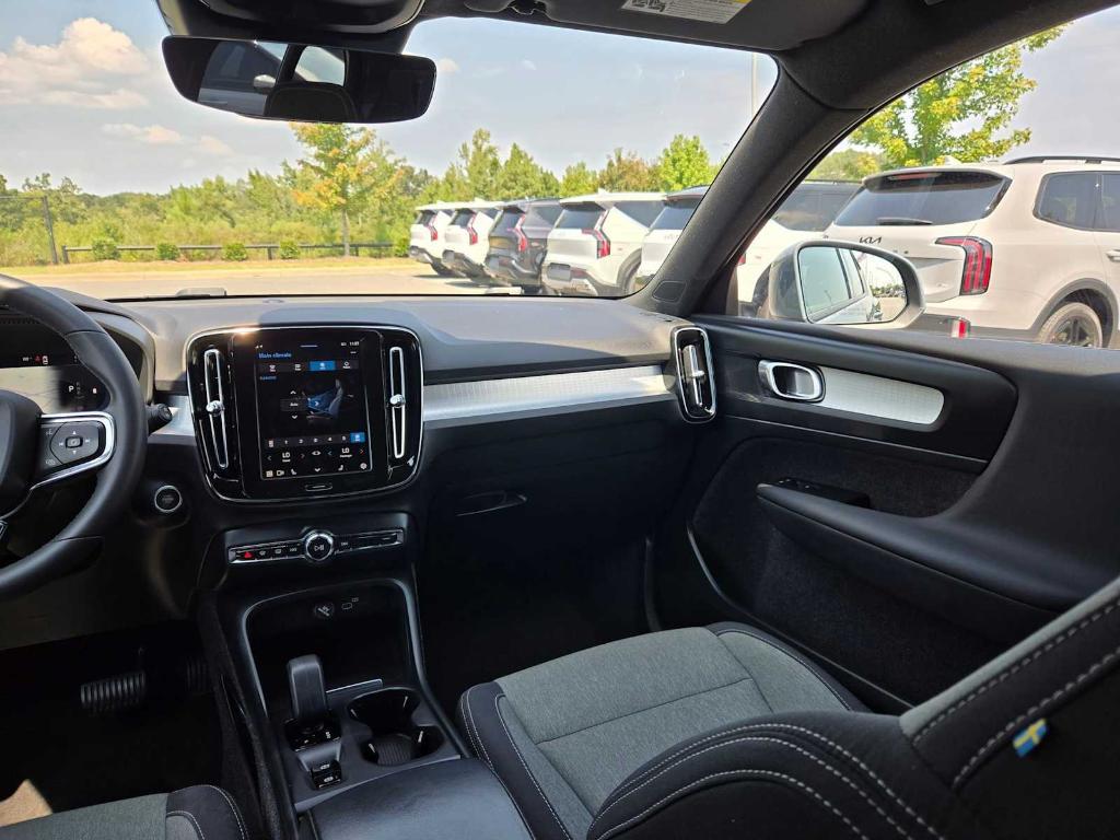 used 2023 Volvo XC40 car, priced at $20,968