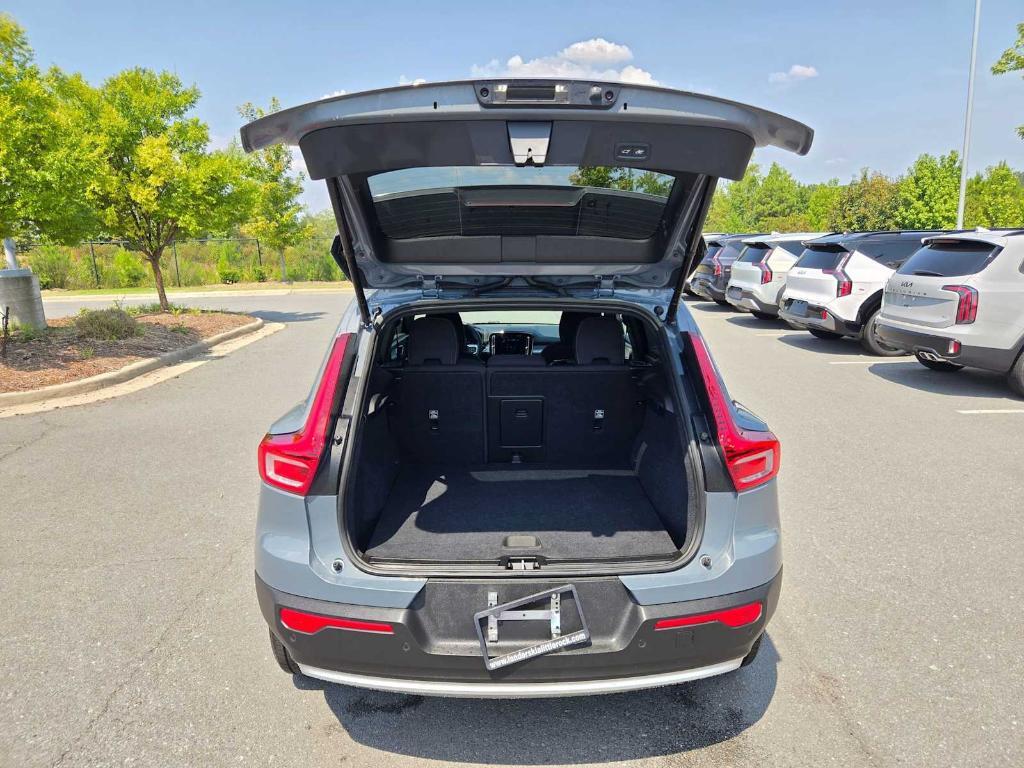 used 2023 Volvo XC40 car, priced at $20,968