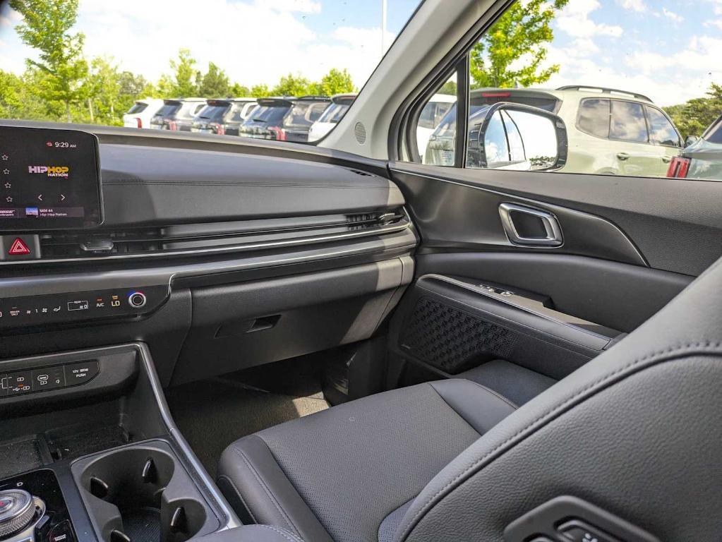used 2025 Kia Carnival Hybrid car, priced at $49,659