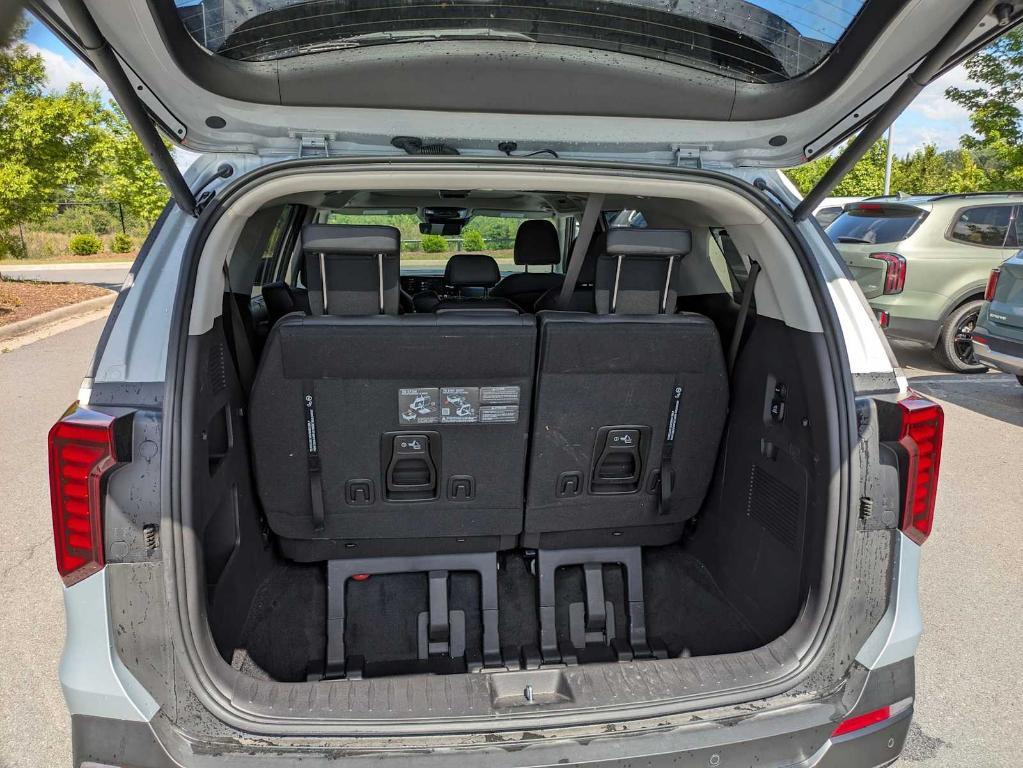 used 2025 Kia Carnival Hybrid car, priced at $49,659