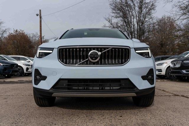 new 2025 Volvo XC40 car, priced at $49,565