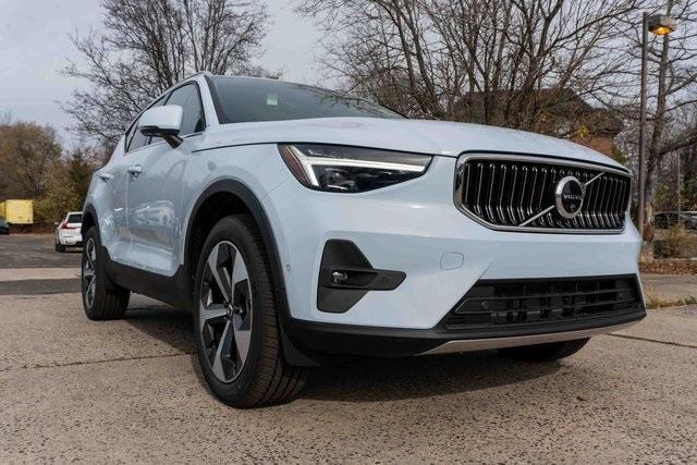 new 2025 Volvo XC40 car, priced at $49,565