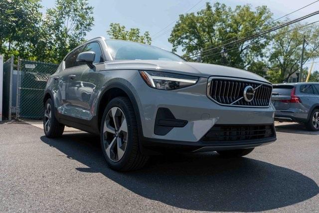 new 2025 Volvo XC40 car, priced at $46,015