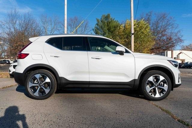 new 2025 Volvo XC40 car, priced at $48,315