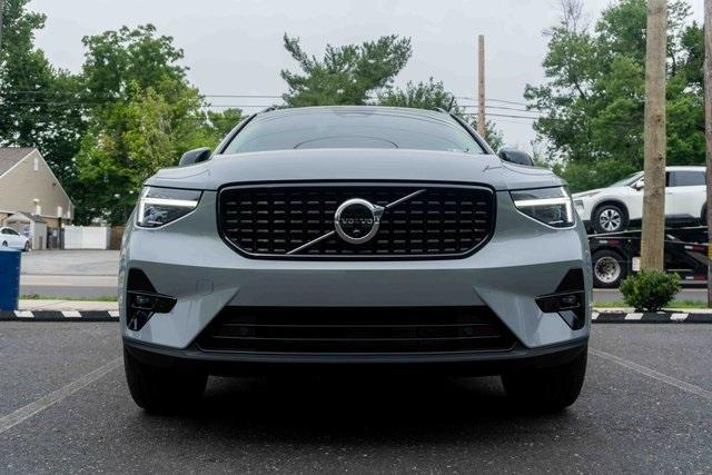 new 2025 Volvo XC40 car, priced at $48,100