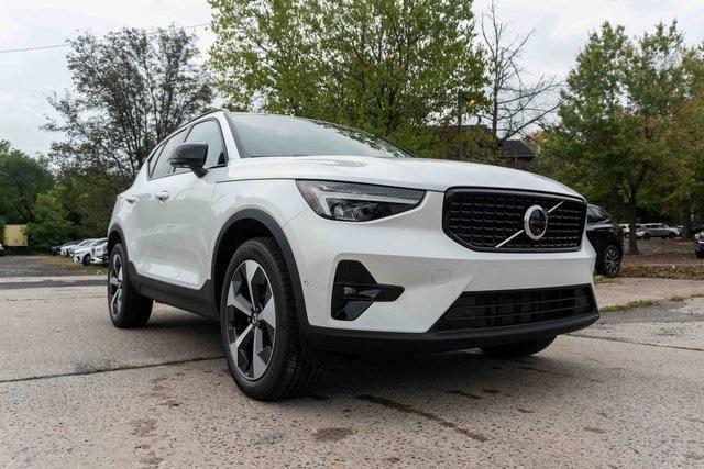 new 2025 Volvo XC40 car, priced at $47,750