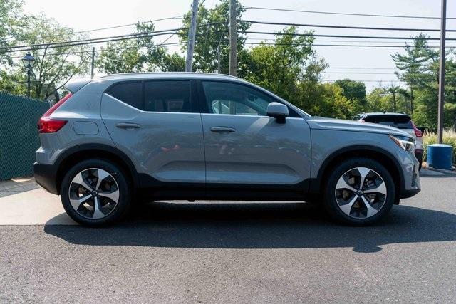 new 2025 Volvo XC40 car, priced at $46,015