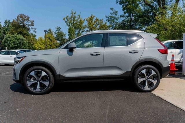 new 2025 Volvo XC40 car, priced at $46,015