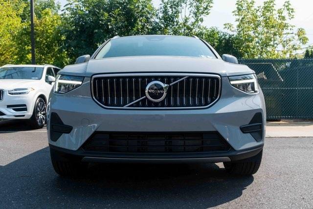 new 2025 Volvo XC40 car, priced at $46,015