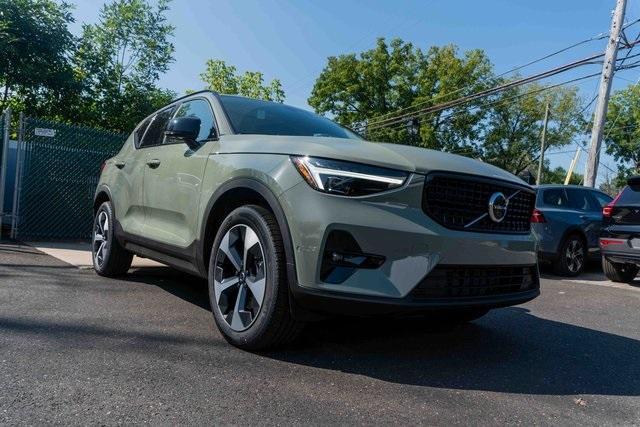 new 2025 Volvo XC40 car, priced at $49,565