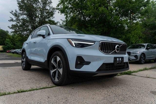 new 2024 Volvo XC40 car, priced at $48,295