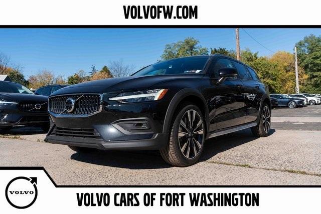 new 2025 Volvo V60 Cross Country car, priced at $58,525