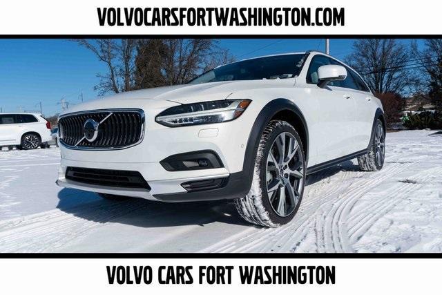 new 2025 Volvo V90 Cross Country car, priced at $69,115