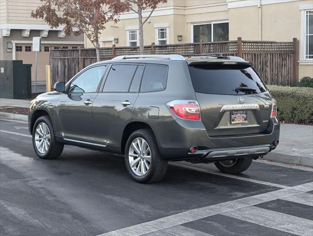 used 2010 Toyota Highlander Hybrid car, priced at $12,988