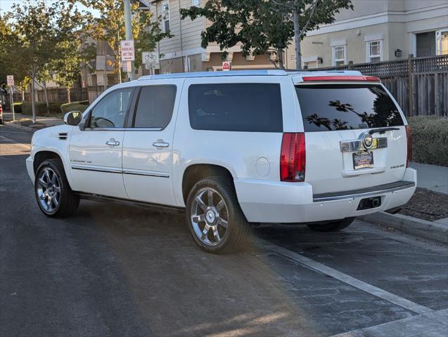 used 2008 Cadillac Escalade ESV car, priced at $15,988