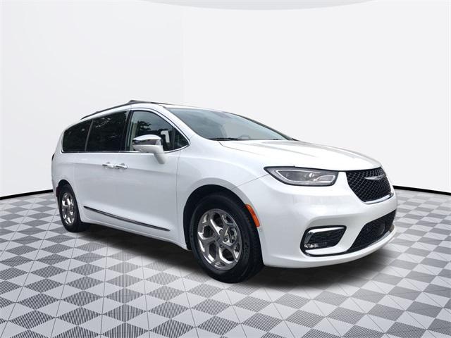 used 2022 Chrysler Pacifica car, priced at $29,000