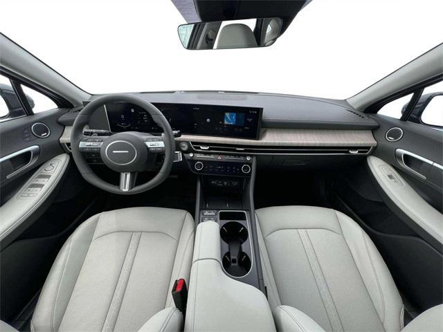new 2025 Hyundai Sonata Hybrid car, priced at $34,300