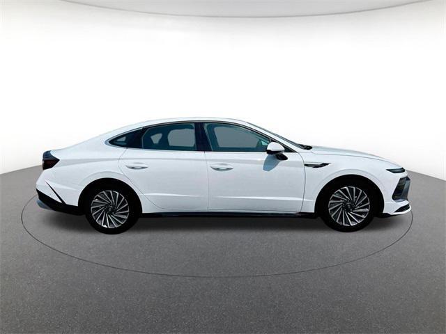 new 2025 Hyundai Sonata Hybrid car, priced at $34,300