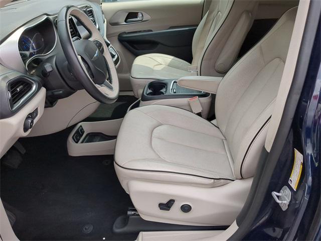 used 2018 Chrysler Pacifica Hybrid car, priced at $20,311