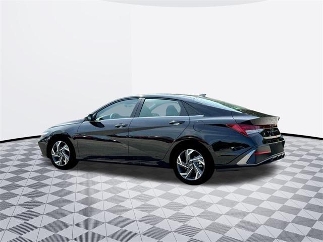 new 2025 Hyundai Elantra car, priced at $25,621