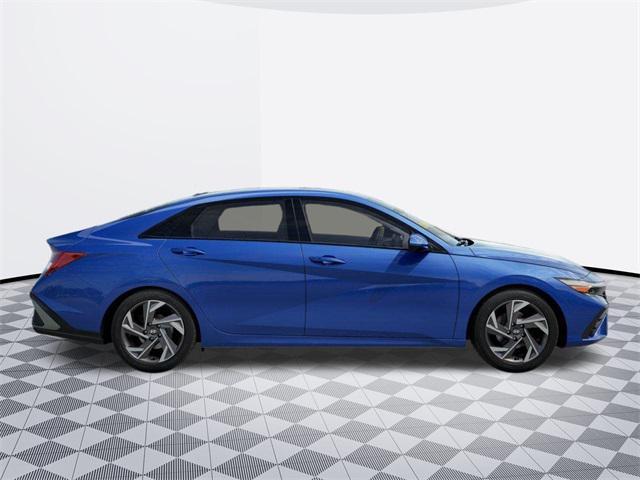 new 2025 Hyundai Elantra car, priced at $26,080