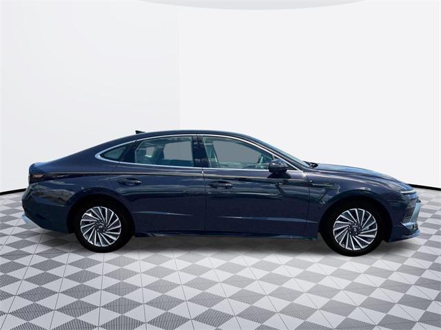 new 2024 Hyundai Sonata Hybrid car, priced at $30,877