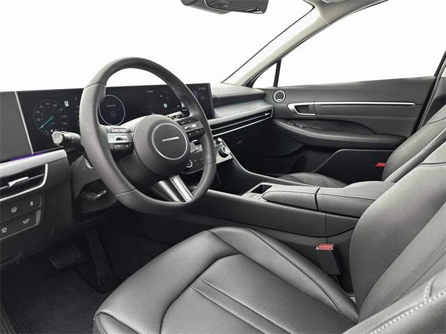 new 2025 Hyundai Sonata Hybrid car, priced at $33,862