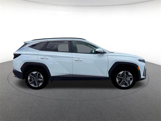 new 2025 Hyundai TUCSON Hybrid car, priced at $32,596