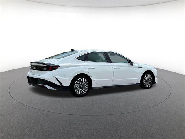 new 2025 Hyundai Sonata Hybrid car, priced at $27,341