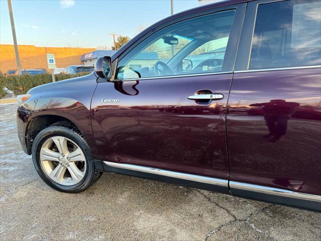 used 2013 Toyota Highlander car, priced at $14,990