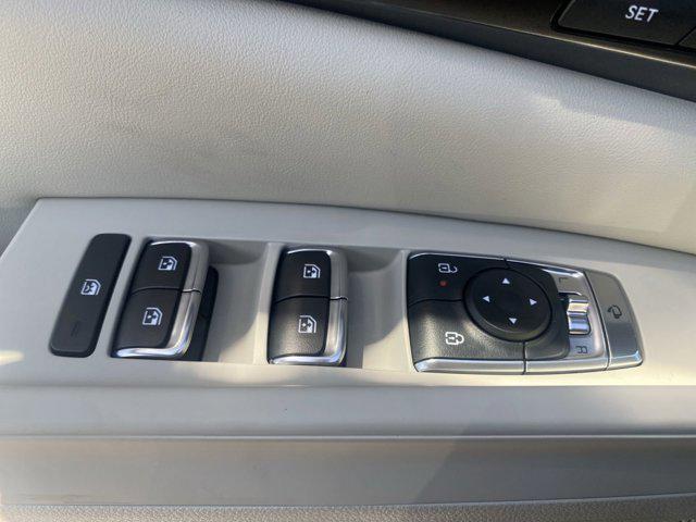 new 2025 Kia Carnival Hybrid car, priced at $49,495