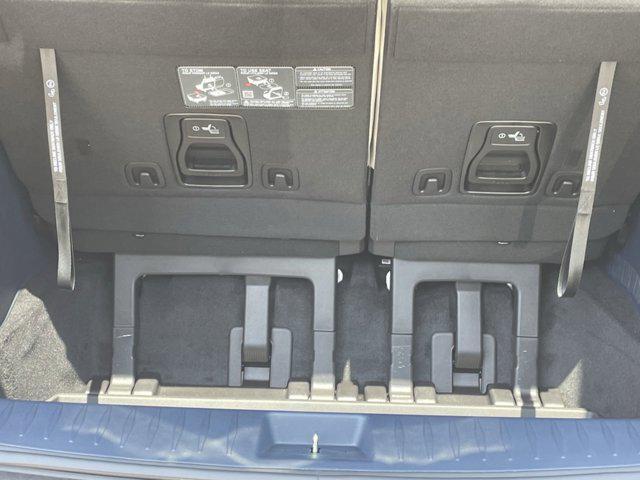 new 2025 Kia Carnival Hybrid car, priced at $50,076