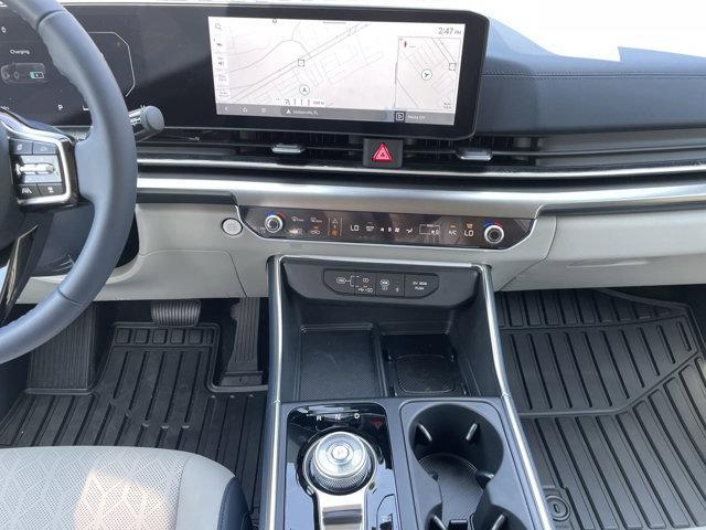 new 2025 Kia Carnival Hybrid car, priced at $50,076