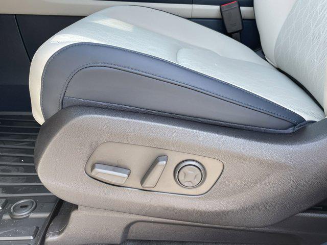new 2025 Kia Carnival Hybrid car, priced at $50,076