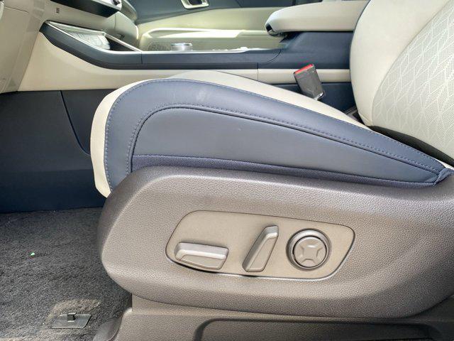 new 2026 Kia Carnival Hybrid car, priced at $44,543