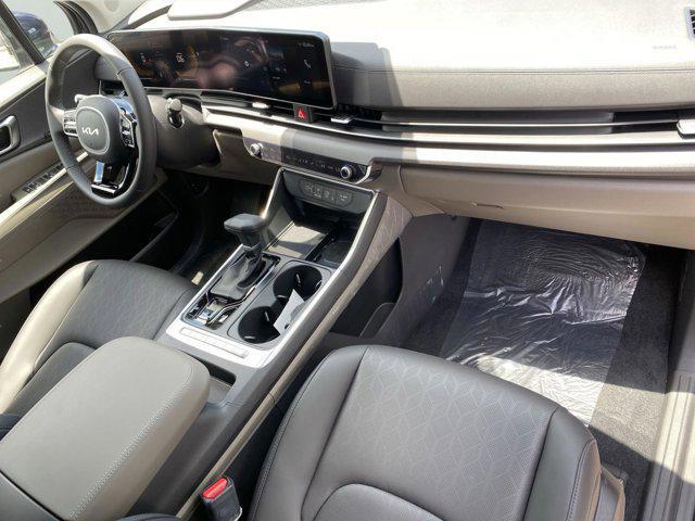 new 2025 Kia Carnival car, priced at $39,067