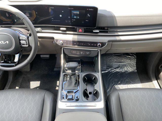 new 2025 Kia Carnival car, priced at $39,067