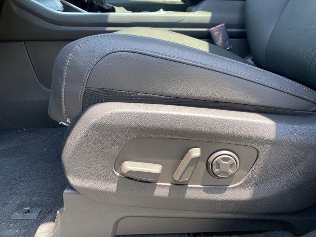 new 2025 Kia Carnival car, priced at $53,253