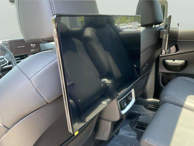 new 2025 Kia Carnival car, priced at $50,853