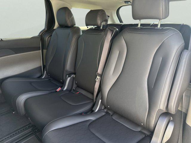 new 2026 Kia Carnival Hybrid car, priced at $48,731