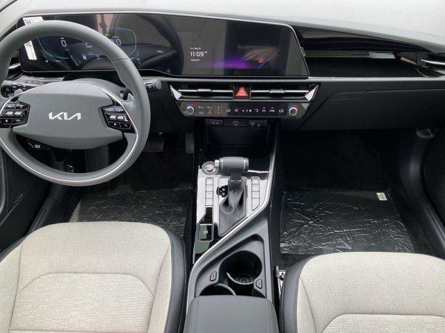 new 2025 Kia Niro car, priced at $33,632