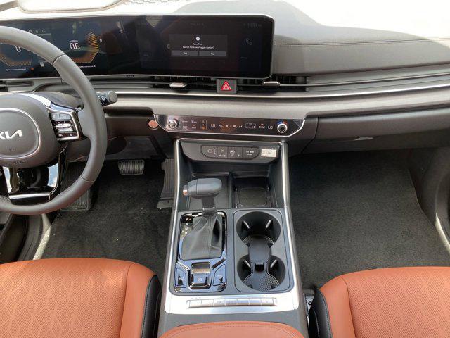 new 2025 Kia Carnival car, priced at $42,325