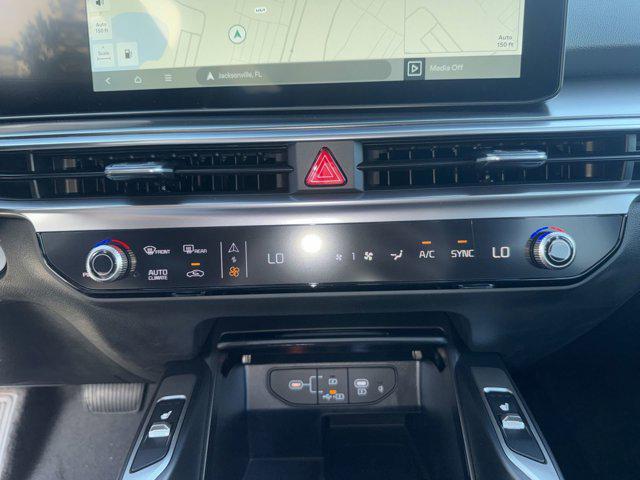 new 2026 Kia Sorento Hybrid car, priced at $40,392