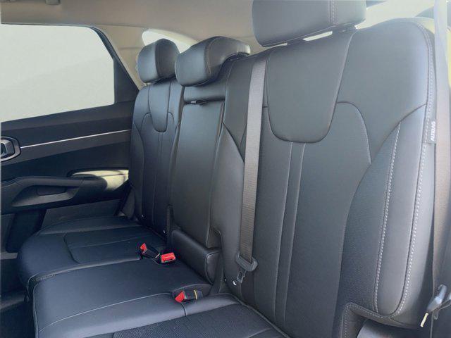 new 2026 Kia Sorento Hybrid car, priced at $40,392