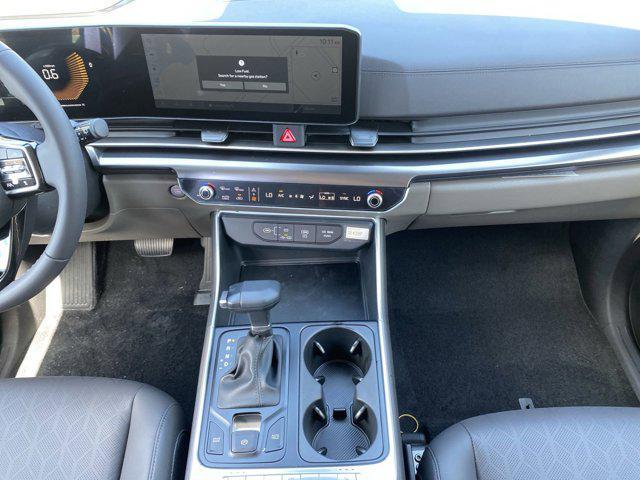 new 2025 Kia Carnival car, priced at $39,696
