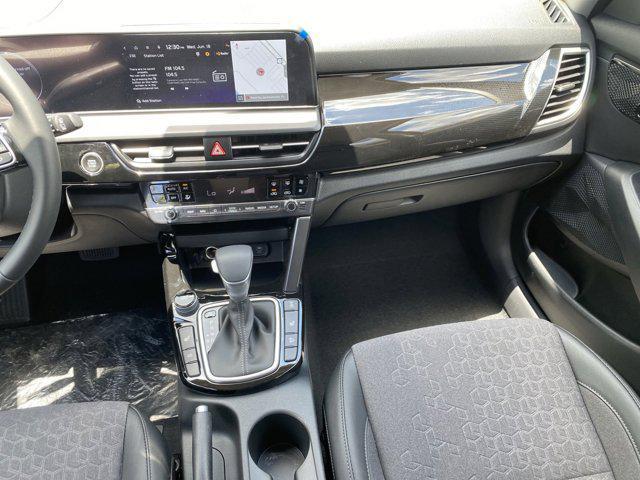 new 2025 Kia Seltos car, priced at $31,112