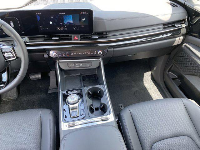 new 2025 Kia Carnival Hybrid car, priced at $54,012