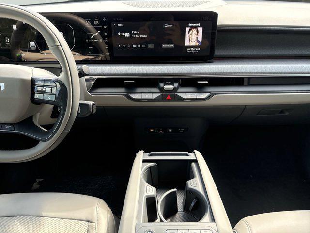 new 2026 Kia EV9 car, priced at $59,923