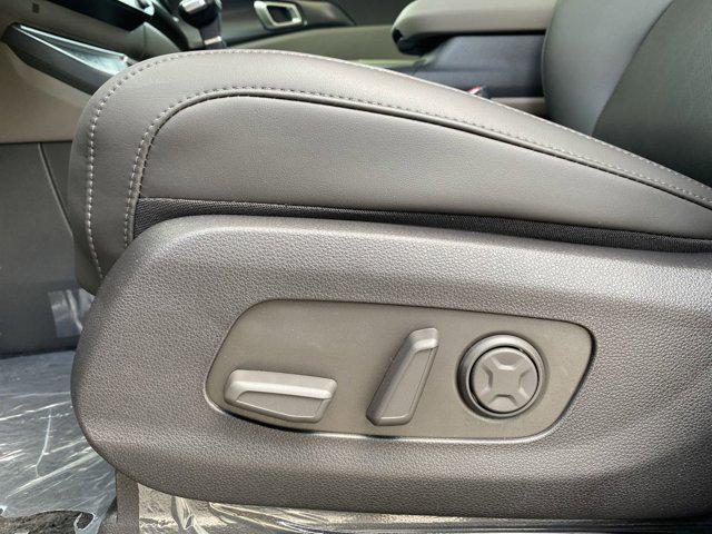 new 2025 Kia Carnival car, priced at $39,198