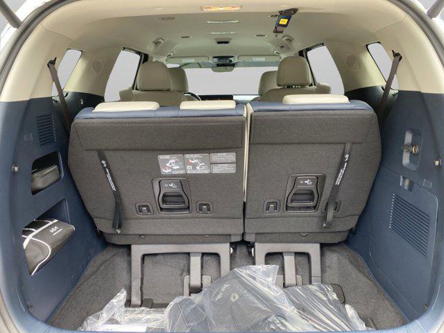 new 2025 Kia Carnival Hybrid car, priced at $41,713